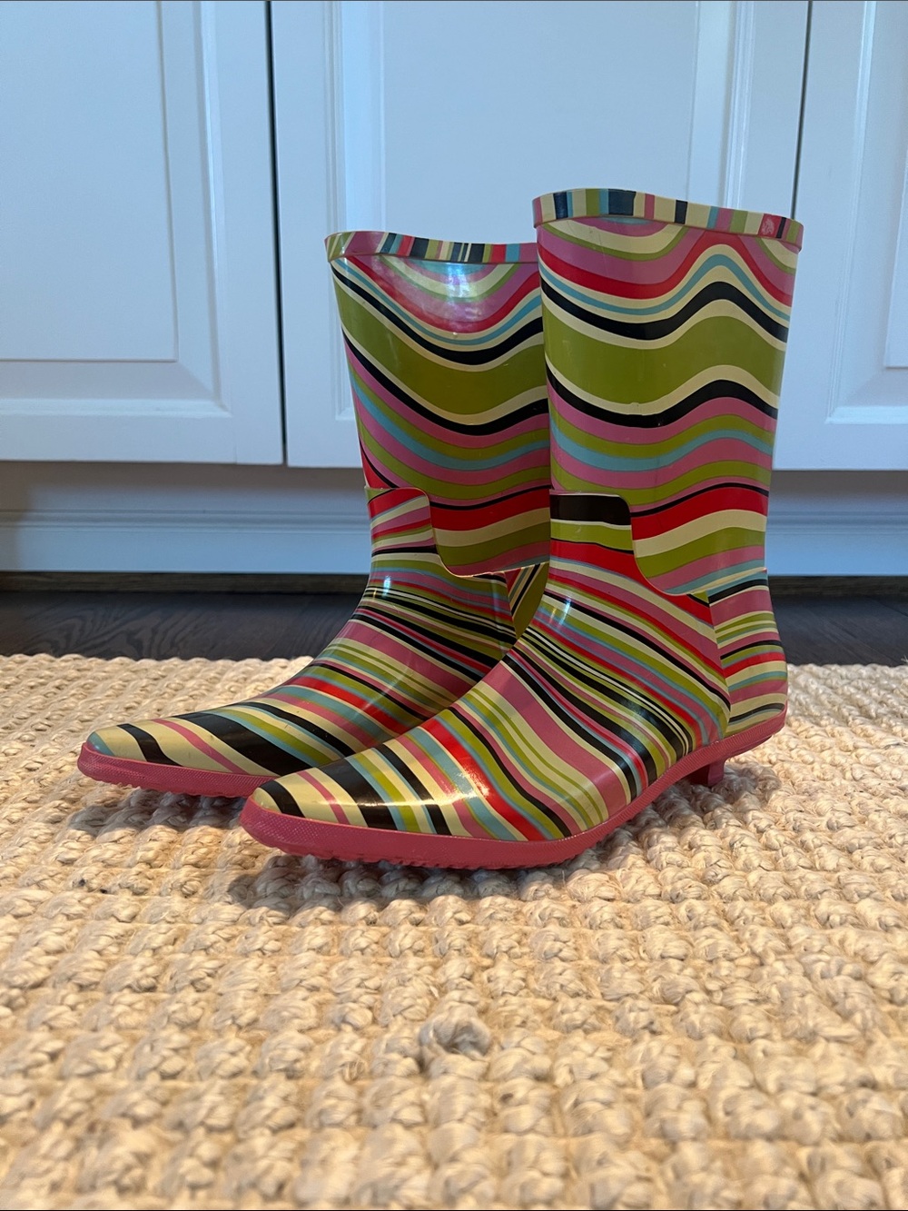 PAUL SMITH retro swirl kitten heel boots 
Size 38.